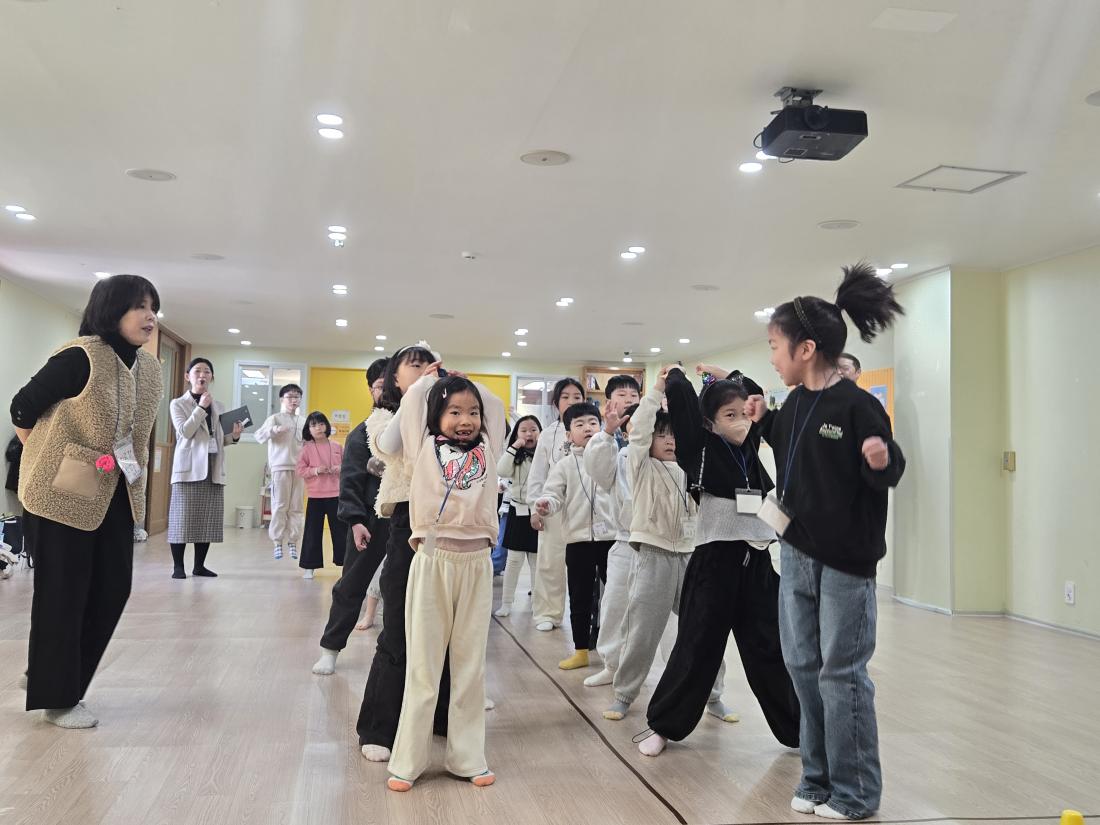 KakaoTalk_20260201_122029778_21.jpg : 2월1주 유년부 예배모습입니다^^