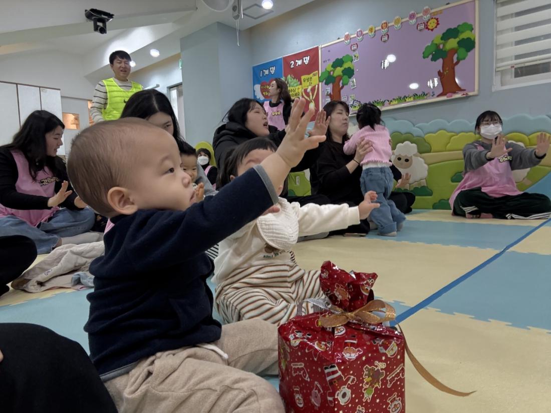 2026년 부산중앙교회 영아부_사진_20260111_6 (2).jpg : 1월11일 주일 영아부 예배