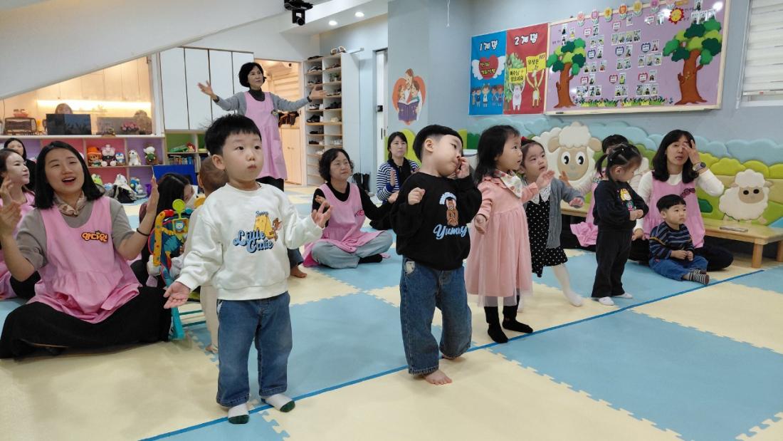 2025년 부산중앙교회 영아부_사진_20251123_8.jpg : 11월9일 주일 영아부 예배