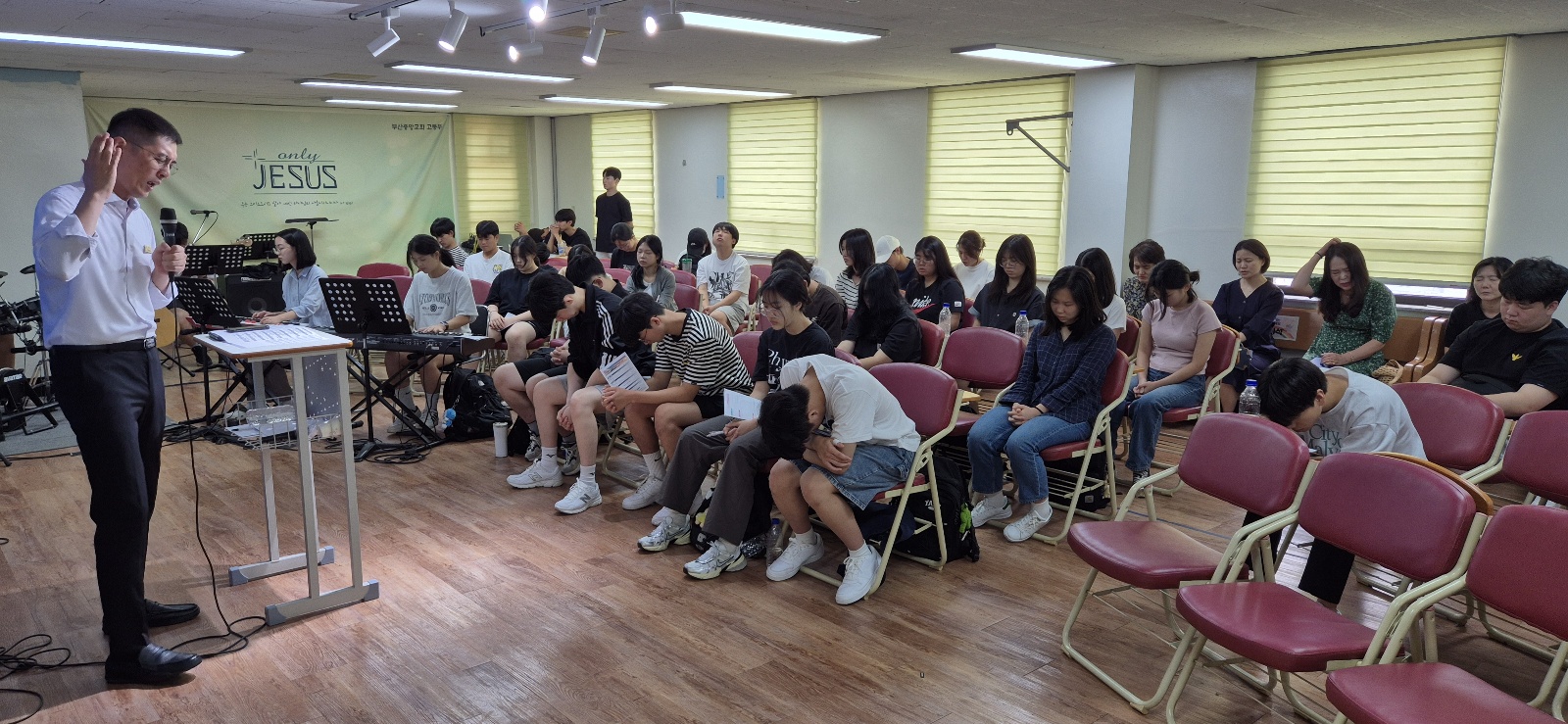 KakaoTalk_20240805_023533612_07.jpg : 8월 4일 고등부 예배 사진입니다