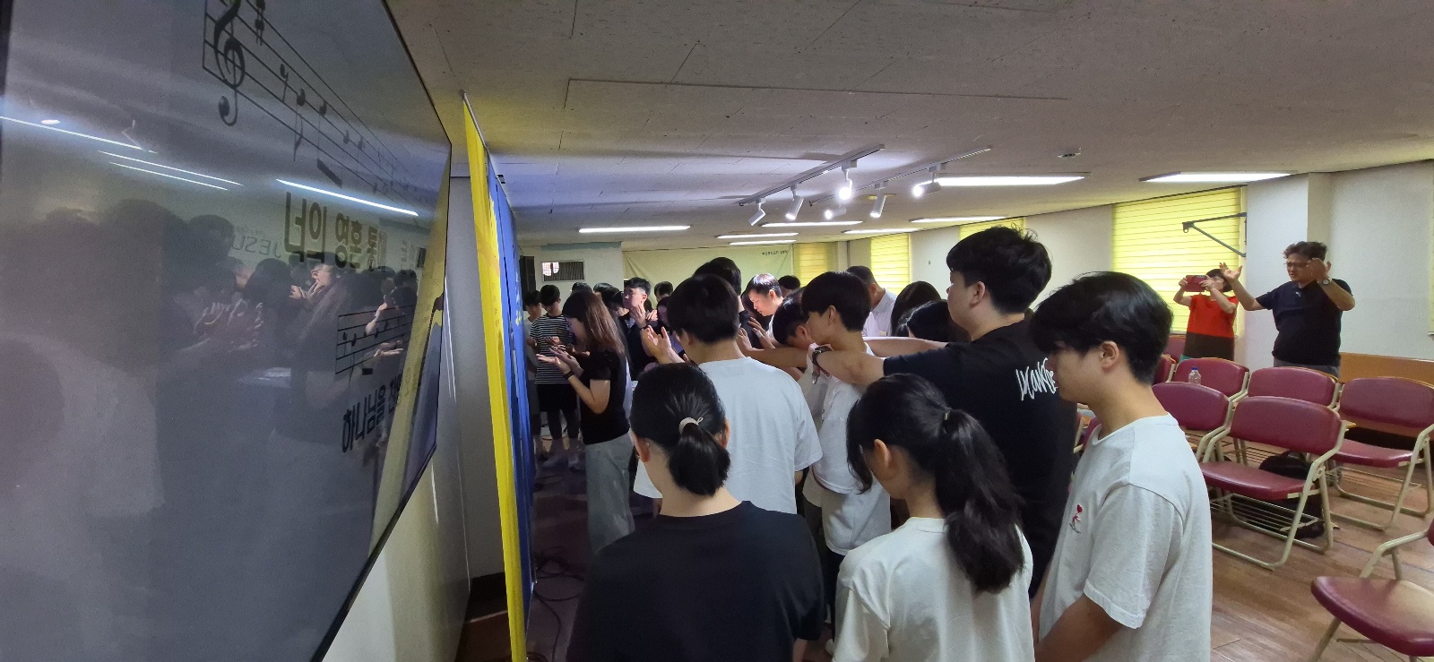 KakaoTalk_20240805_023533612_13.jpg : 8월 4일 고등부 예배 사진입니다