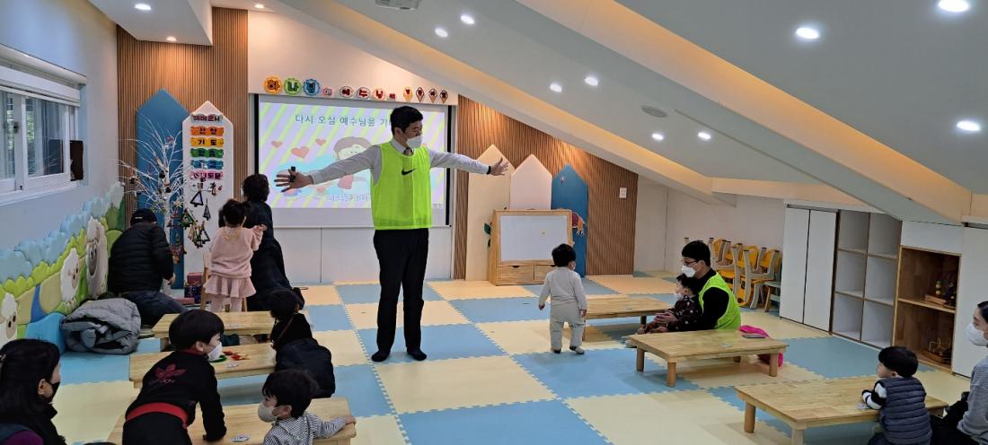 1671709504002-15.jpg : 영아부예배(2022.12.18.주일)