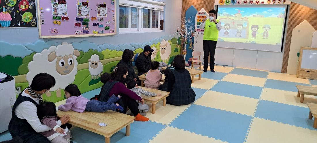 1671709504002-20.jpg : 영아부예배(2022.12.18.주일)