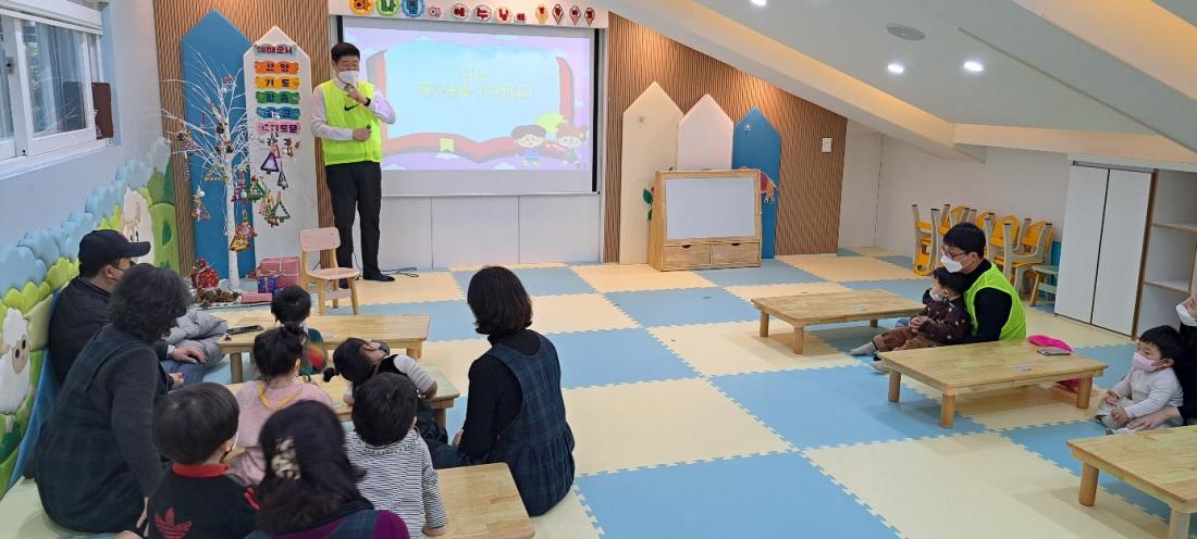 1671709504002-21.jpg : 영아부예배(2022.12.18.주일)