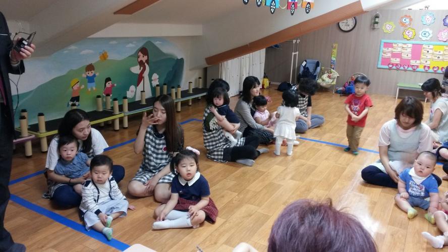 BandPhoto_2014_06_04_22_37_18.jpg : [영아부] 6월 1일 영아부 예배