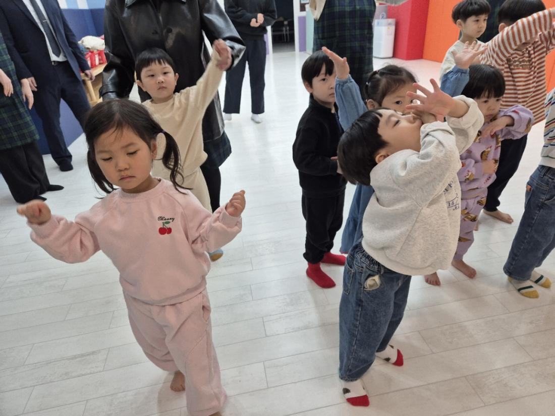 0_accUd018svcp4pwn2yert3b_1ssckl.jpg : 20260315 유치부예배