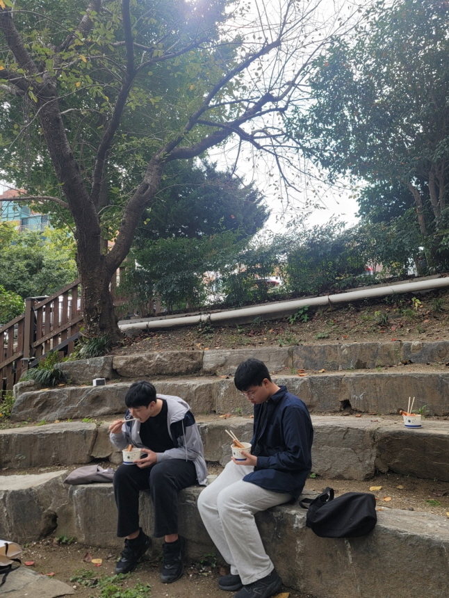 [크기변환]KakaoTalk_20251029_111514742_13.jpg : 2025. 10. 26 중등부예배(야외 바베큐 파티) 2