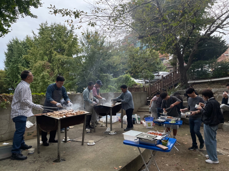 [크기변환]KakaoTalk_20251029_111514742_07.jpg : 2025. 10. 26 중등부예배(야외 바베큐 파티) 2