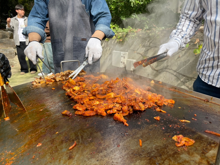 [크기변환]KakaoTalk_20251029_111514742_09.jpg : 2025. 10. 26 중등부예배(야외 바베큐 파티) 2