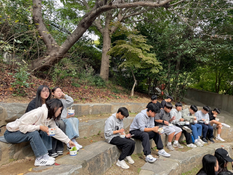 [크기변환]KakaoTalk_20251029_111514742_02.jpg : 2025. 10. 26 중등부예배(야외 바베큐 파티) 2