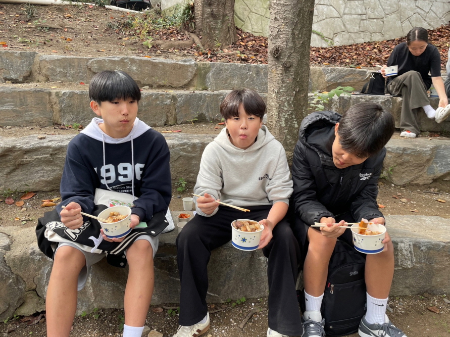 [크기변환]KakaoTalk_20251029_111514742_01.jpg : 2025. 10. 26 중등부예배(야외 바베큐 파티) 2