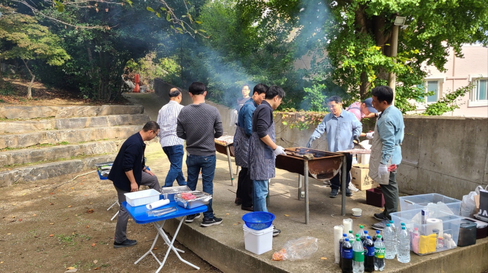 [크기변환]KakaoTalk_20251029_111514742_10.jpg : 2025. 10. 26 중등부예배(야외 바베큐 파티) 2
