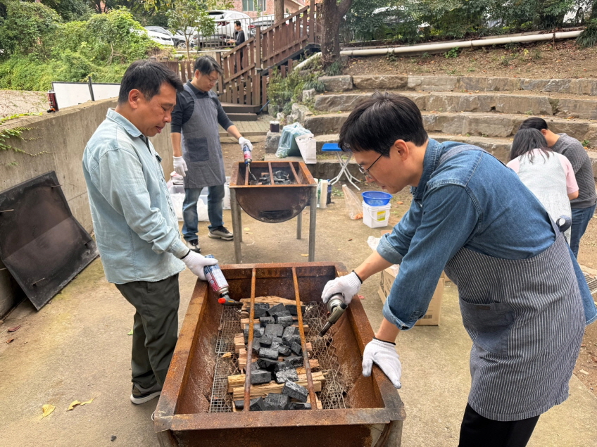 [크기변환]KakaoTalk_20251029_111514742_15.jpg : 2025. 10. 26 중등부예배(야외 바베큐 파티) 2