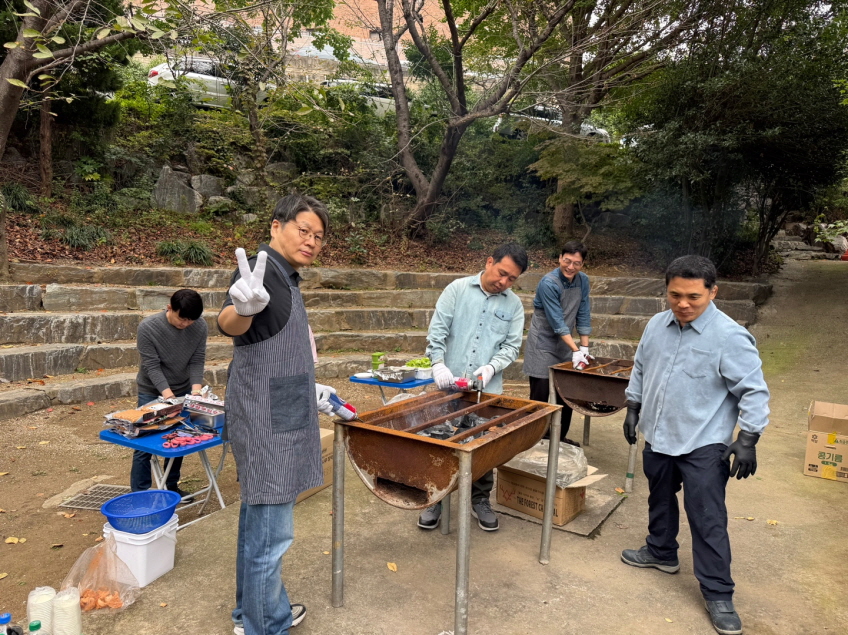 [크기변환]KakaoTalk_20251029_111514742_16.jpg : 2025. 10. 26 중등부예배(야외 바베큐 파티) 2