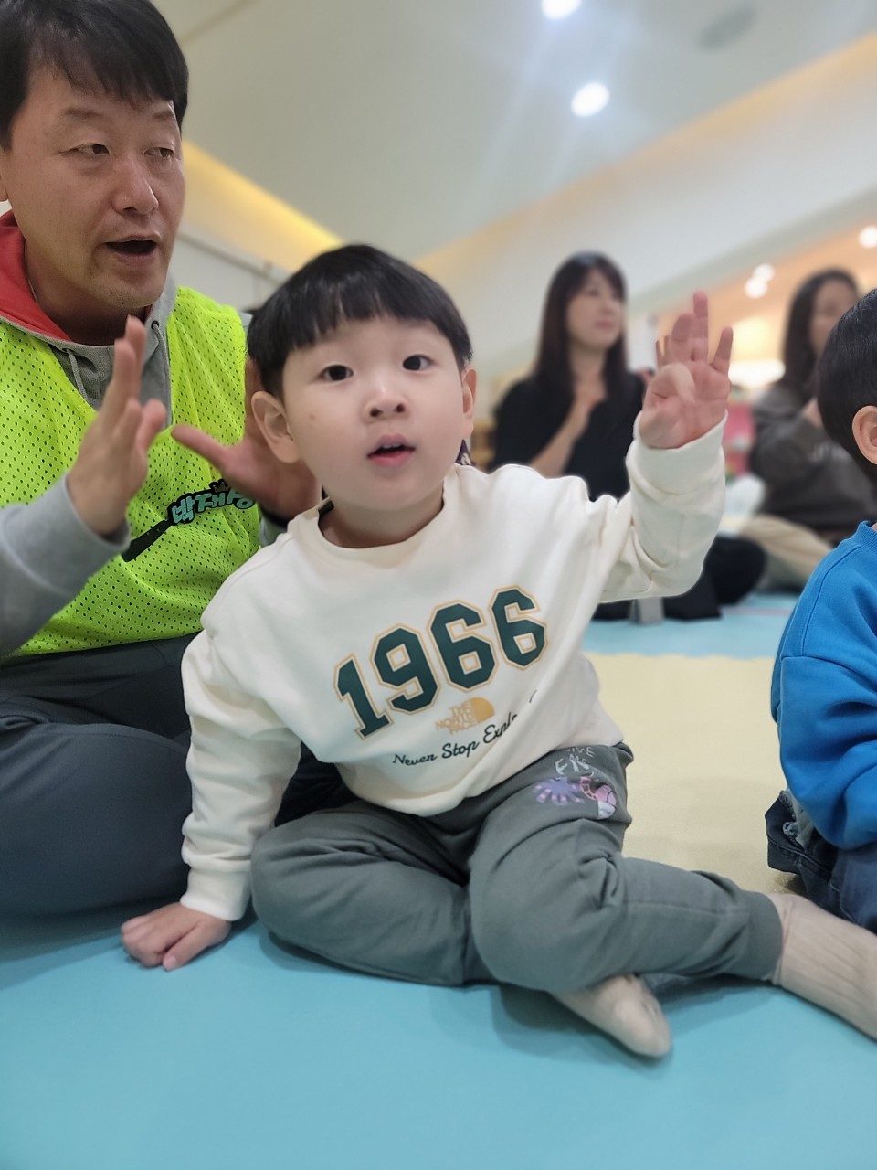 2025년 부산중앙교회 영아부_사진_20250416_4.jpg : 4월13일 주일 영아부 예배
