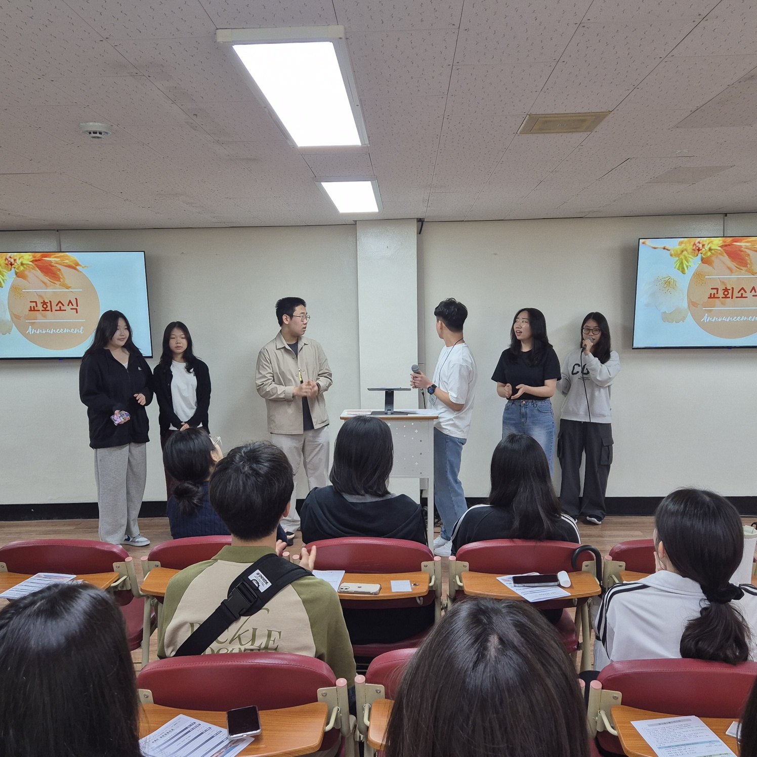 KakaoTalk_20240506_004247485_08.jpg : 5/5 고등부 예배 사진입니다