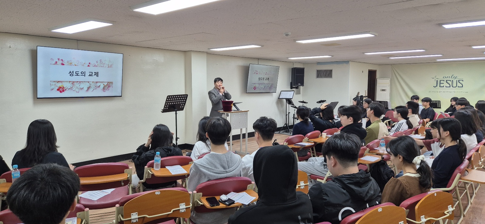 KakaoTalk_20240506_004247485_02.jpg : 5/5 고등부 예배 사진입니다