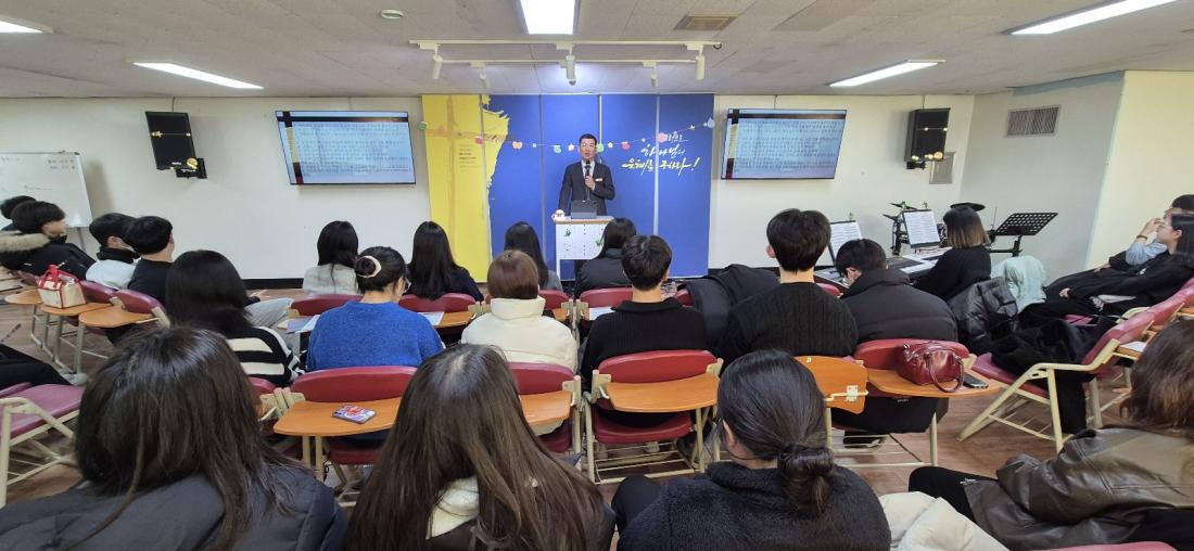 KakaoTalk_20241230_003206457_07.jpg : 12월 29일, 고등부 2024년 마지막 예배 사진입니다.