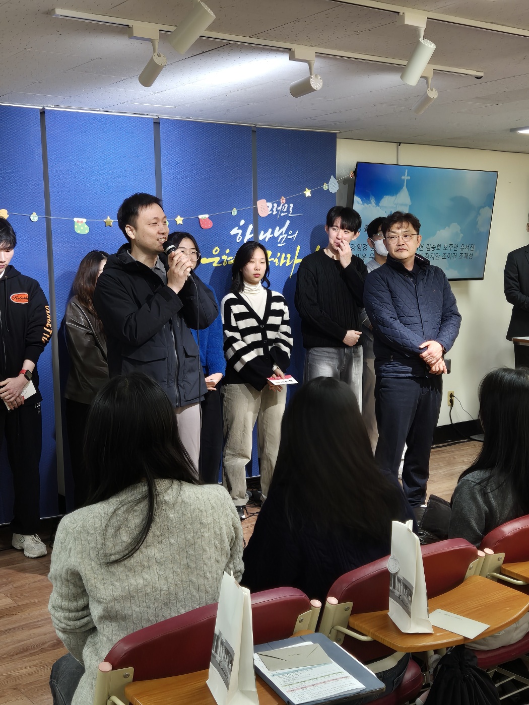 KakaoTalk_20241230_003206457_20.jpg : 12월 29일, 고등부 2024년 마지막 예배 사진입니다.