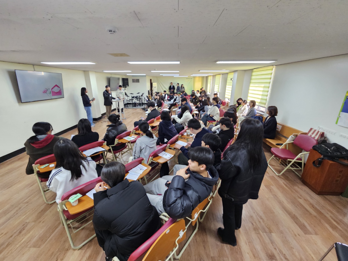 KakaoTalk_20240310_225943874_07.jpg : 3/10 고등부 예배 사진입니다