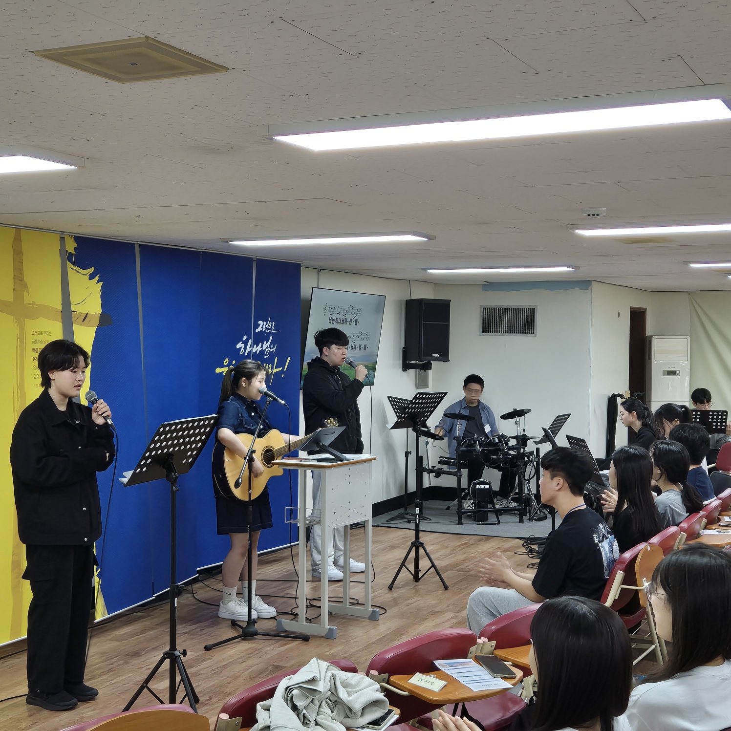 KakaoTalk_20240513_121528073_01.jpg : 5/12 고등부 예배 사진입니다