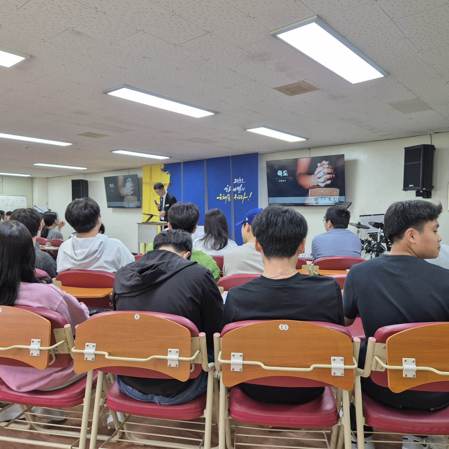 KakaoTalk_20240513_121528073_08.jpg : 5/12 고등부 예배 사진입니다