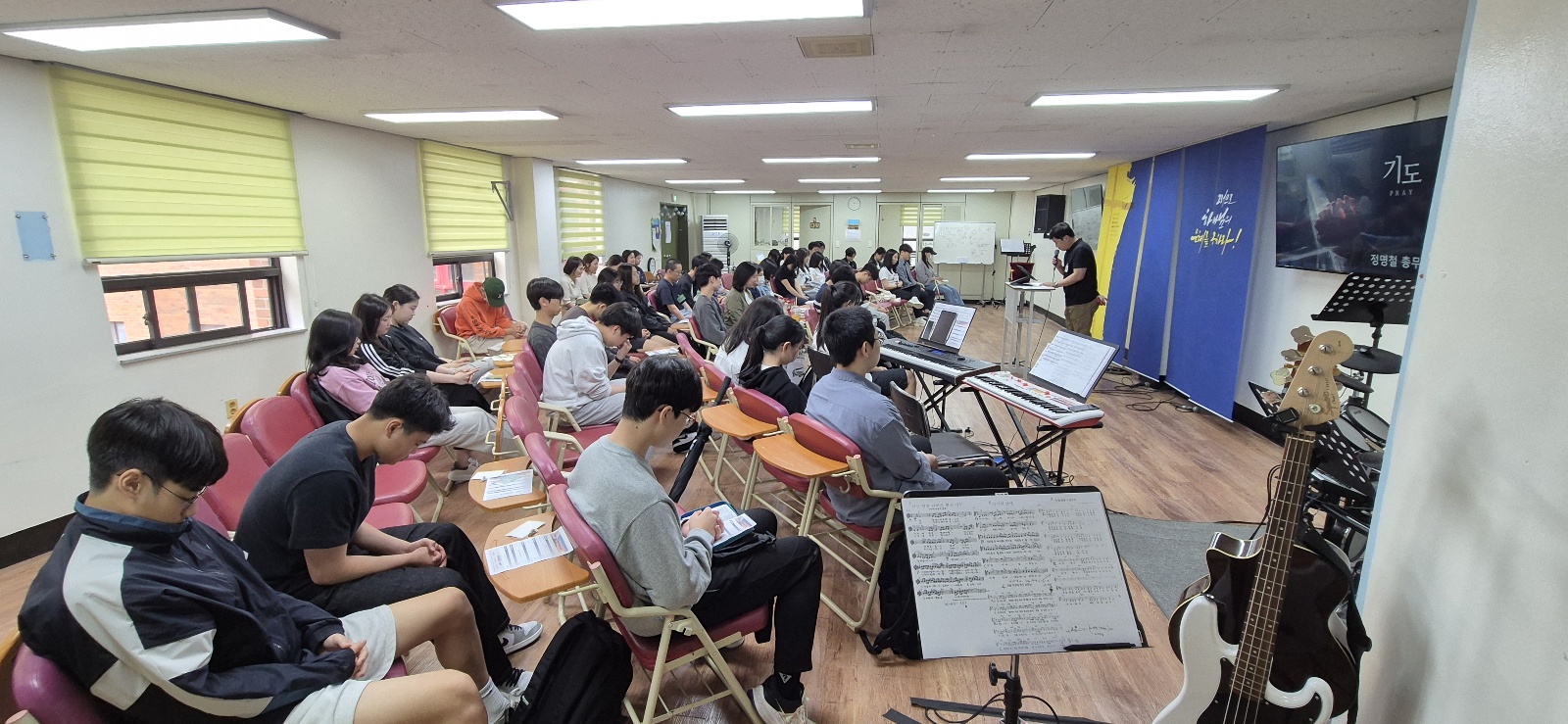 KakaoTalk_20240513_121528073_05.jpg : 5/12 고등부 예배 사진입니다