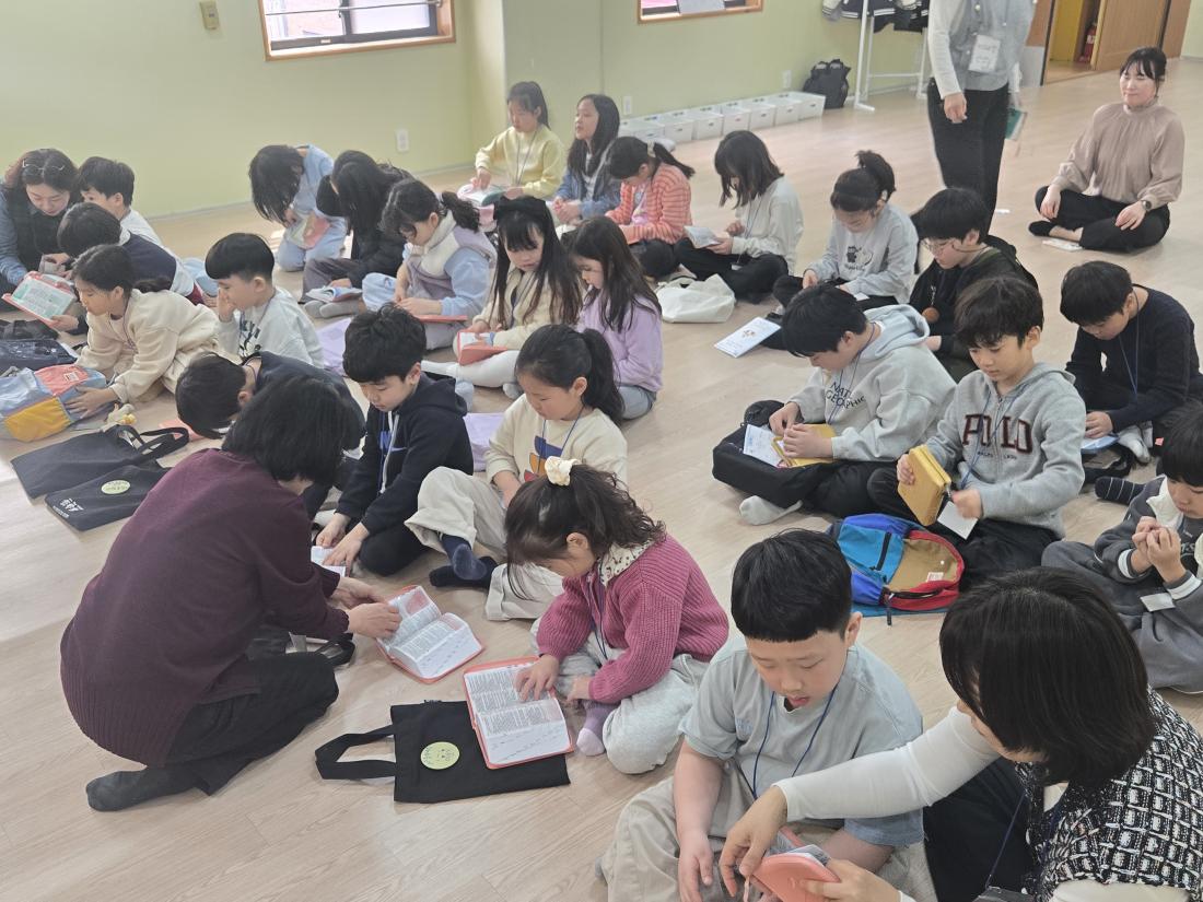 KakaoTalk_20260322_173339403_03.jpg : 3월 4주 유년부 모습입니다^^