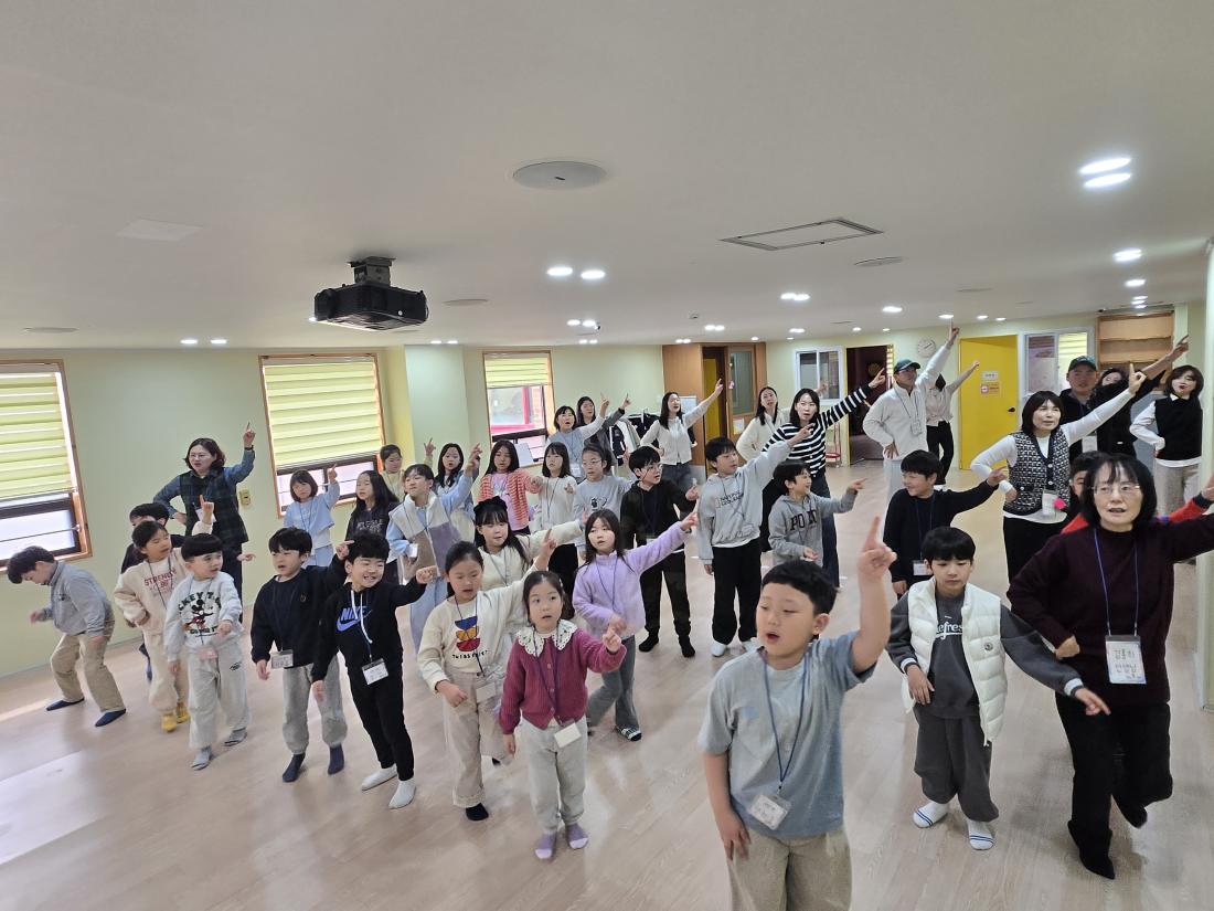 KakaoTalk_20260322_173339403_13.jpg : 3월 4주 유년부 모습입니다^^