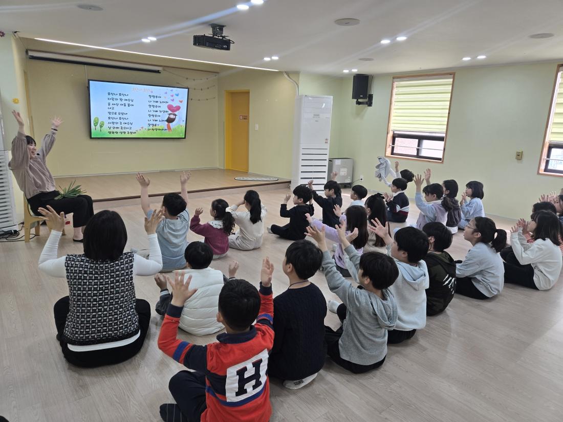 KakaoTalk_20260322_173339403_06.jpg : 3월 4주 유년부 모습입니다^^