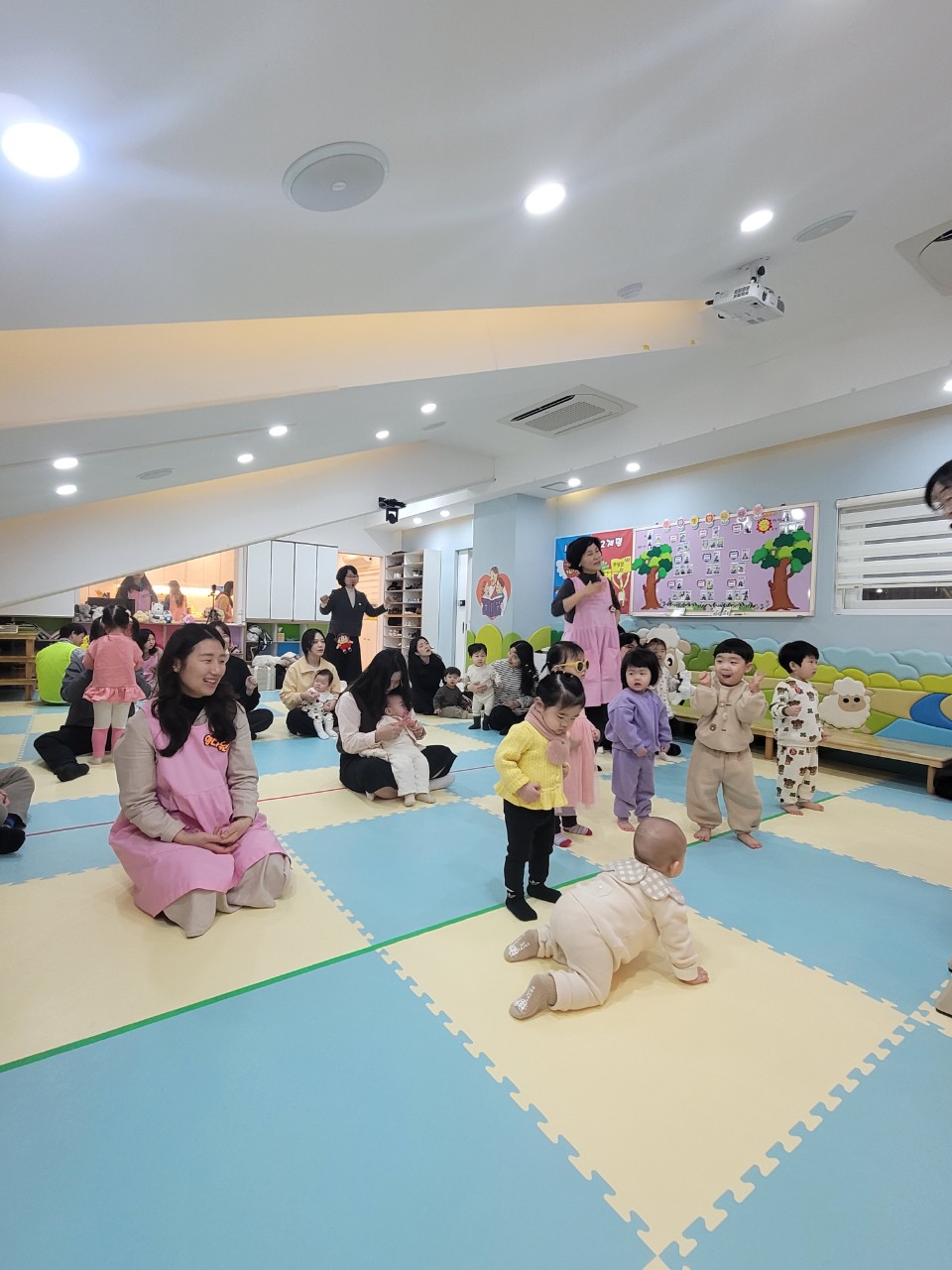 2025년 부산중앙교회 영아부_사진_20250216_25.jpg : 2월 16일 주일 영아부 예배