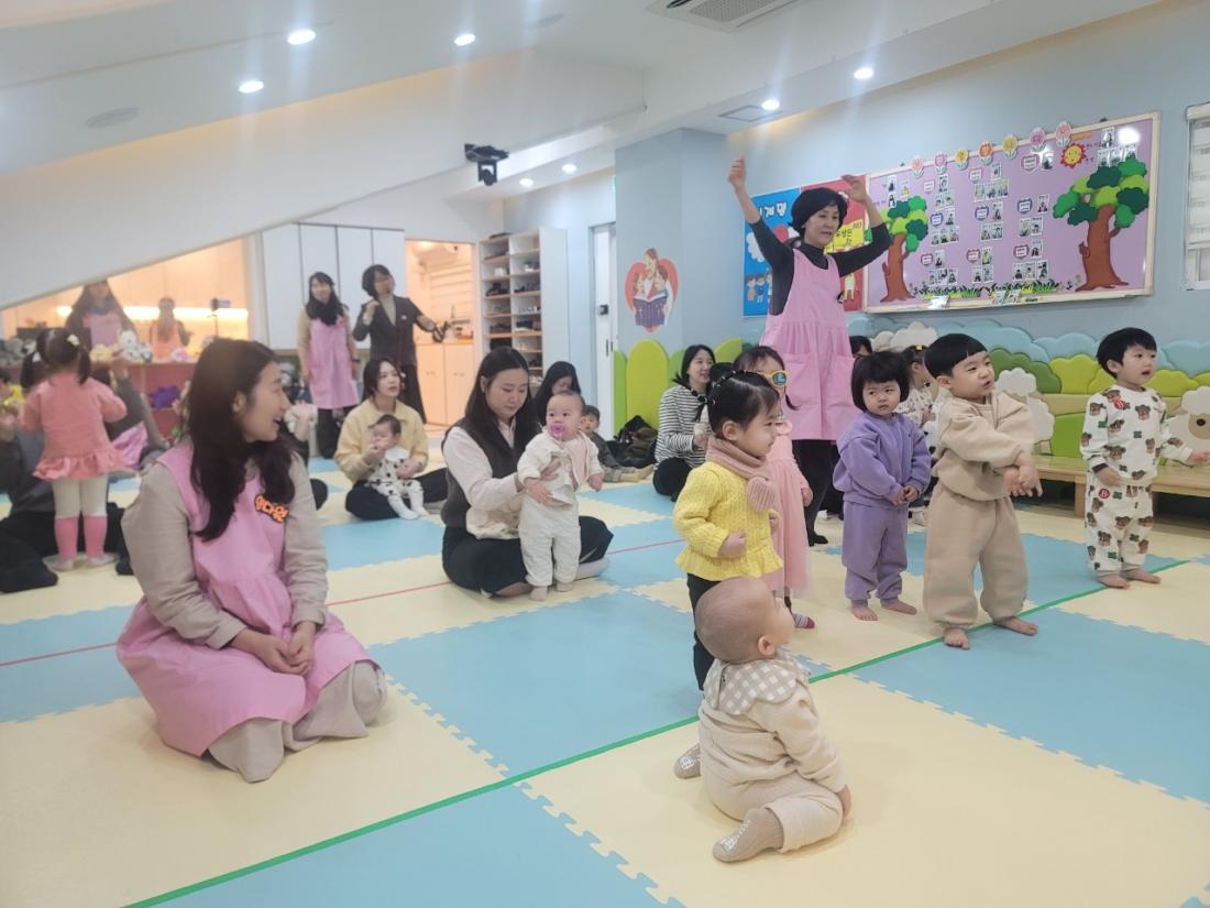 2025년 부산중앙교회 영아부_사진_20250216_26.jpg : 2월 16일 주일 영아부 예배