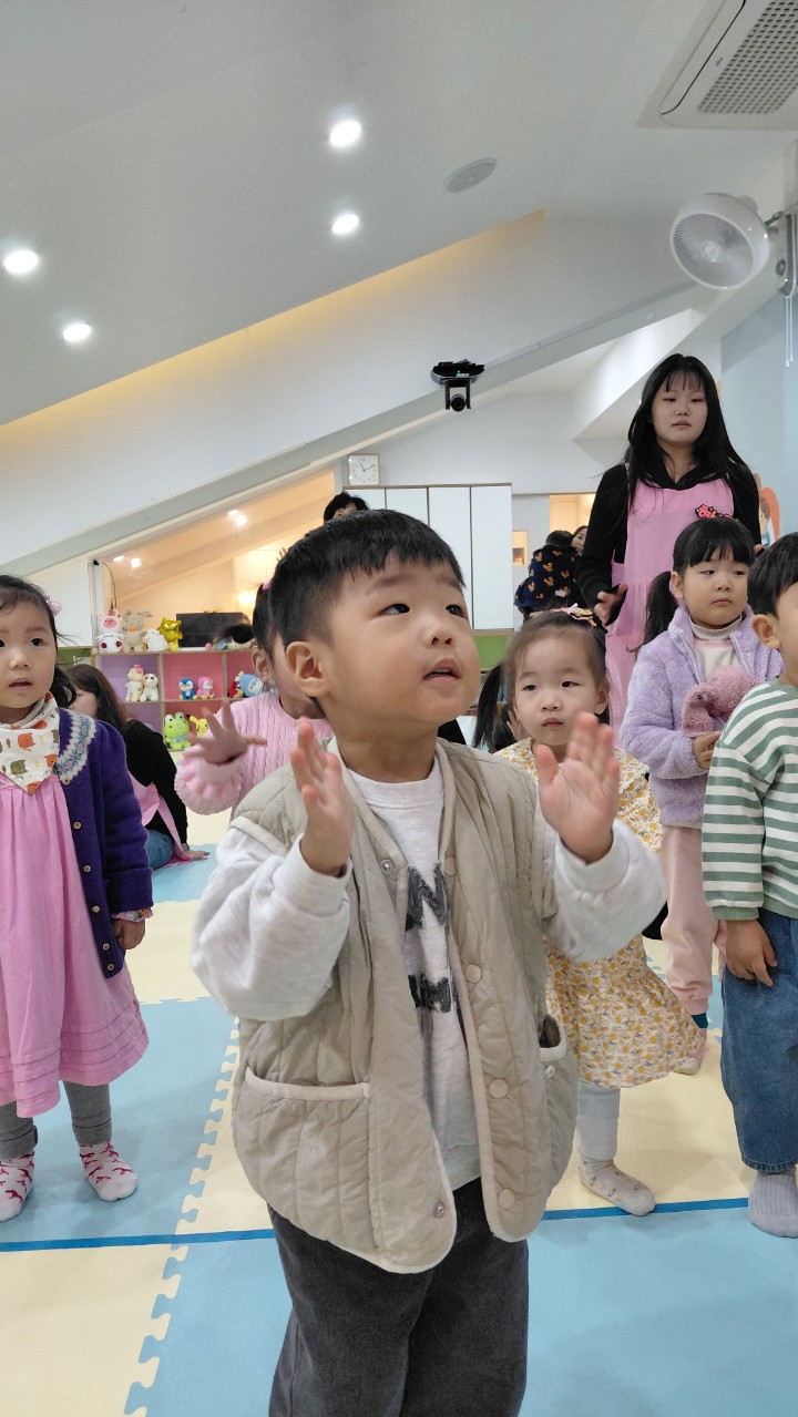 2025년 부산중앙교회 영아부_사진_20251123_18.jpg : 11월16일 주일 영아부 예배