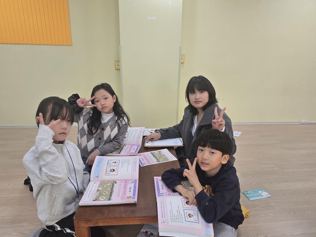 KakaoTalk_20250331_063313204_05.jpg : 3월 마지막주 유년부 모습입니다