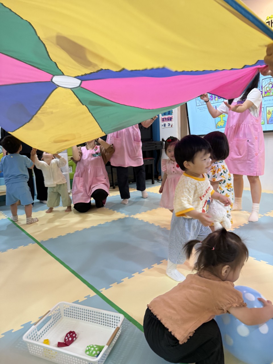 2025년 부산중앙교회 영아부_사진_20250617_66.jpg : 6월15일 주일 영아부 예배