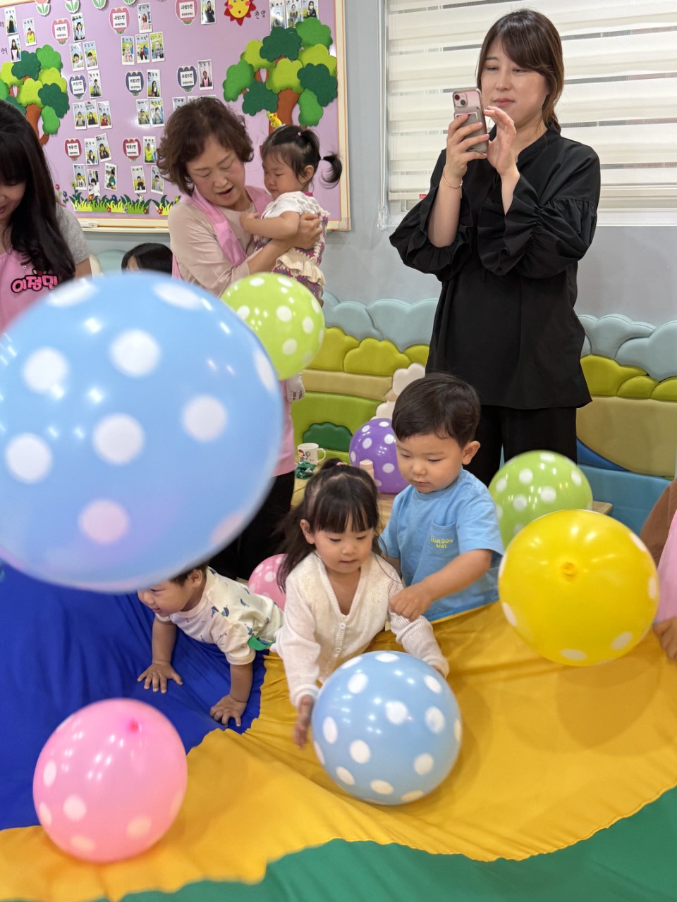 2025년 부산중앙교회 영아부_사진_20250617_61.jpg : 6월15일 주일 영아부 예배