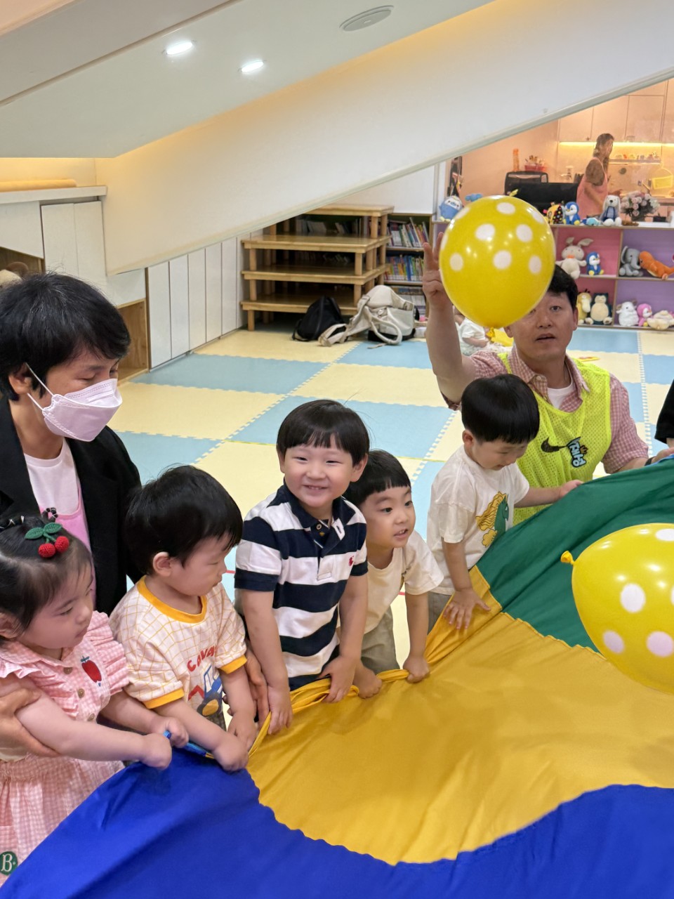 2025년 부산중앙교회 영아부_사진_20250617_62.jpg : 6월15일 주일 영아부 예배