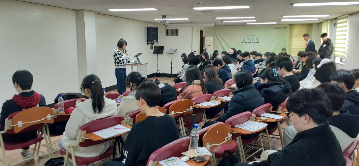 KakaoTalk_20240121_221000800_04.jpg : 1/21일 고등부 예배 사진입니다