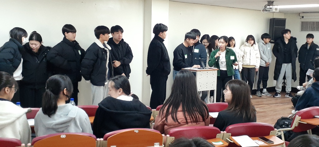 KakaoTalk_20240121_221000800_11.jpg : 1/21일 고등부 예배 사진입니다
