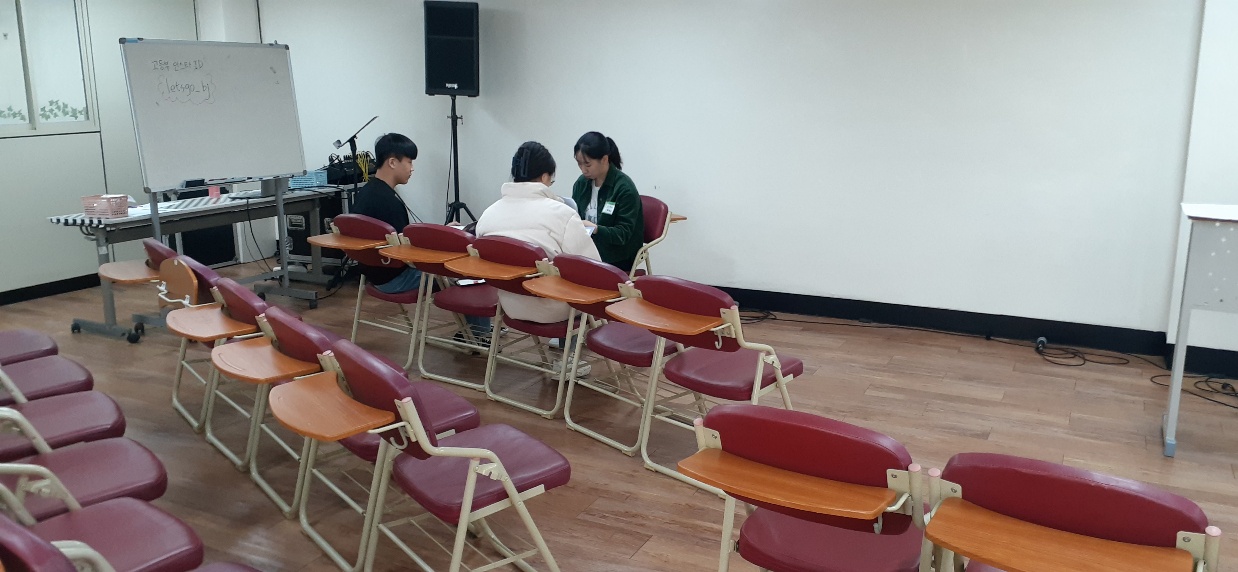 KakaoTalk_20240121_221000800_15.jpg : 1/21일 고등부 예배 사진입니다