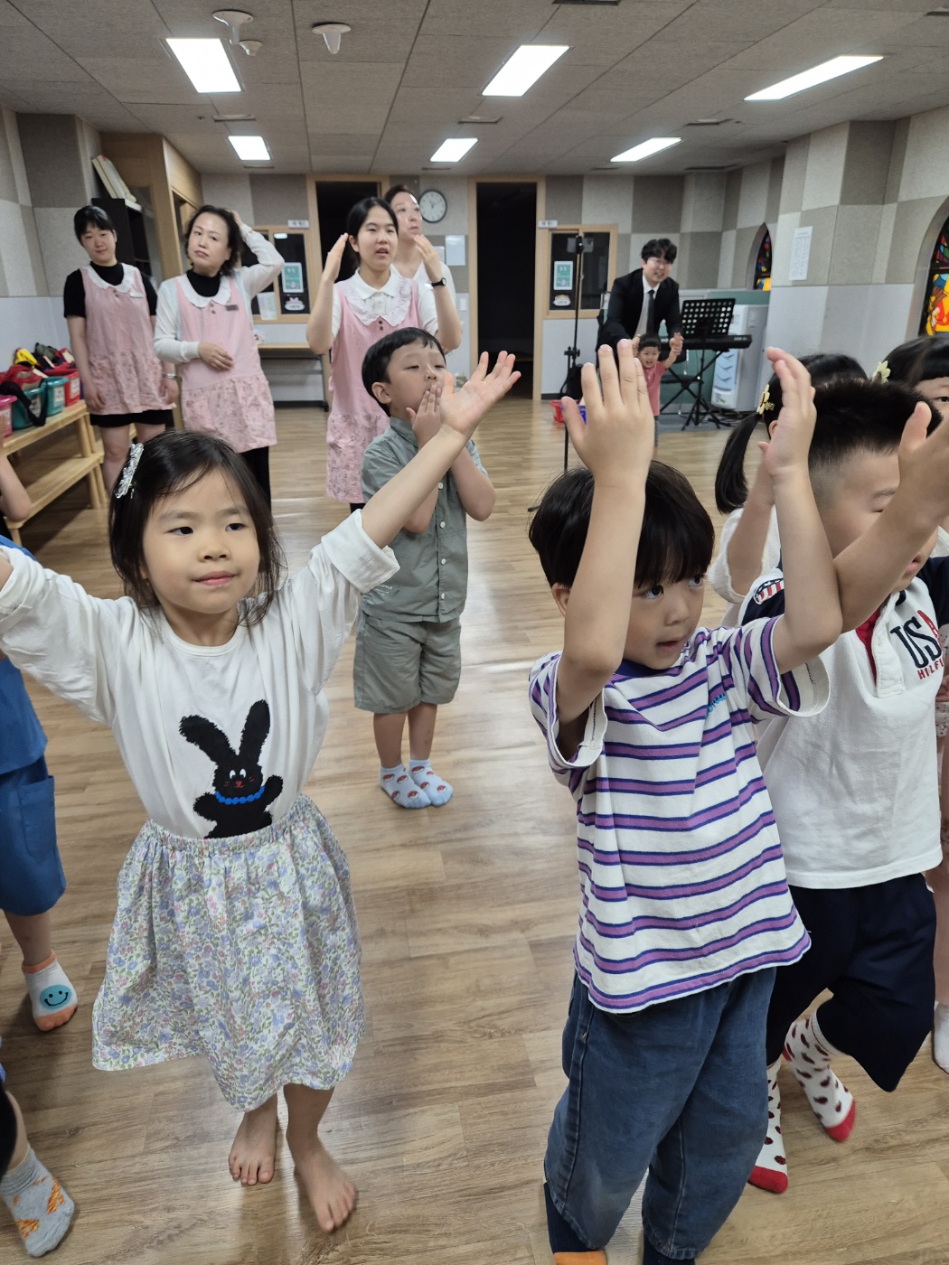 KakaoTalk_20240810_181559958_14.jpg : 20240714 '하나님은 인자하신 사랑으로 다스리세요'