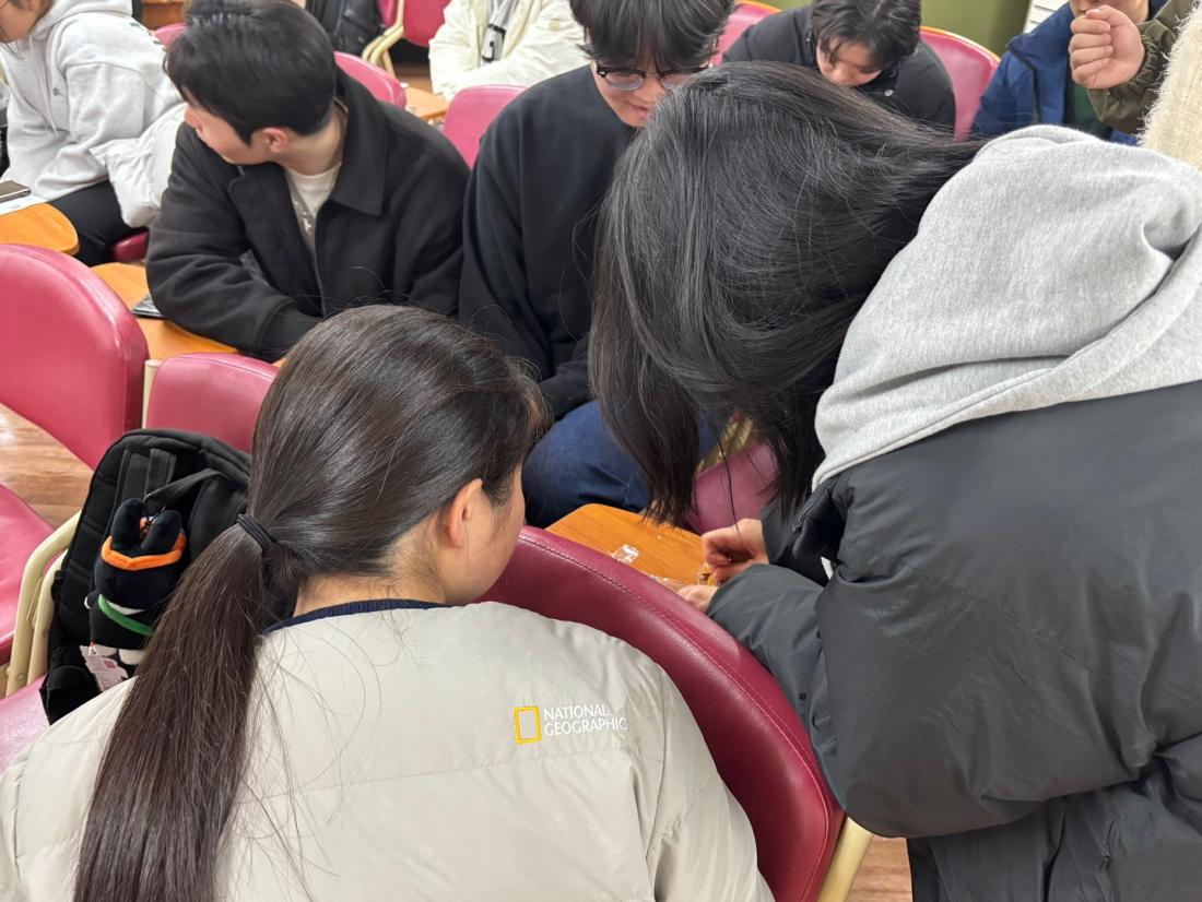 KakaoTalk_20250202_235238437_10.jpg : 1월 26일 고등부 예배 사진입니다~
