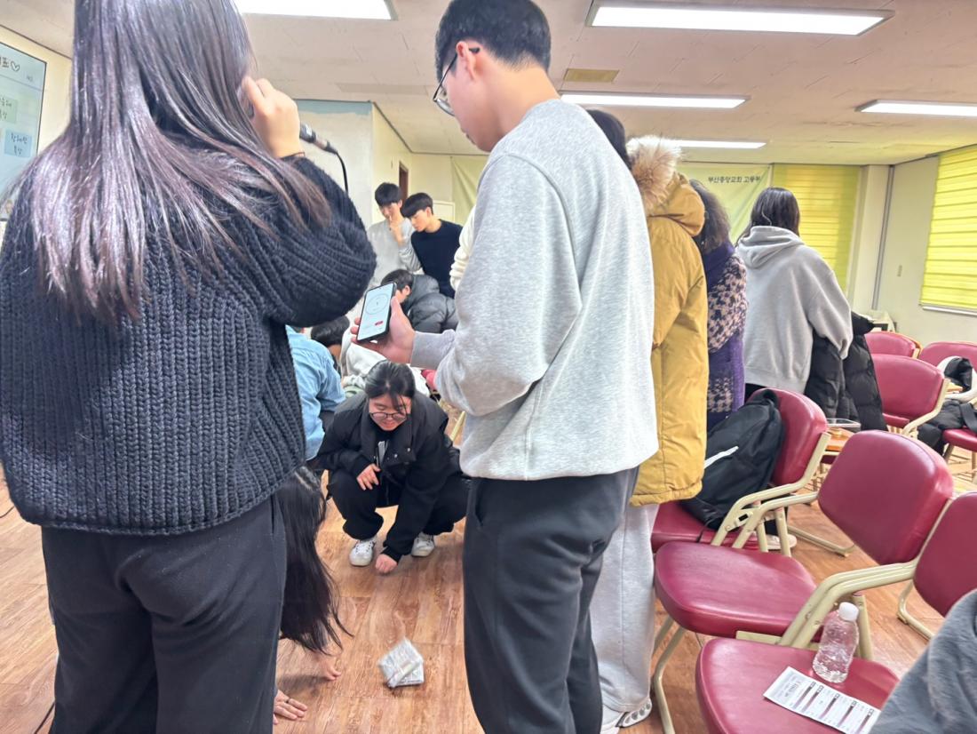 KakaoTalk_20250202_235238437.jpg : 1월 26일 고등부 예배 사진입니다~