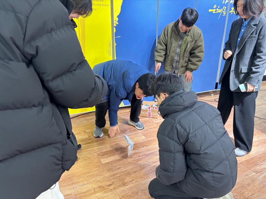 KakaoTalk_20250202_235238437_01.jpg : 1월 26일 고등부 예배 사진입니다~
