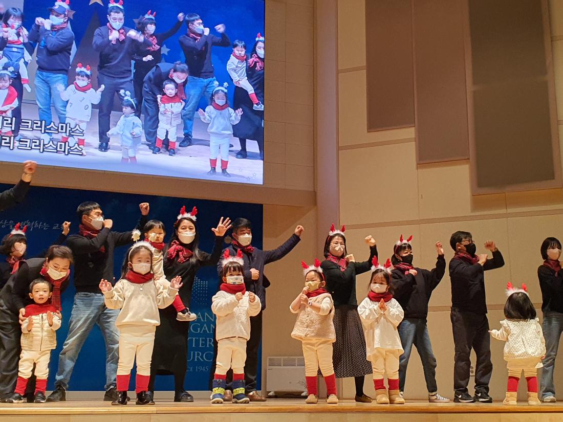 1672018211325-4.jpg : 영아부 성탄및졸업예배(2022.12.25.주일)