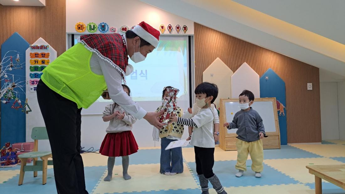 1672020372973-7.jpg : 영아부 성탄및졸업예배(2022.12.25.주일)