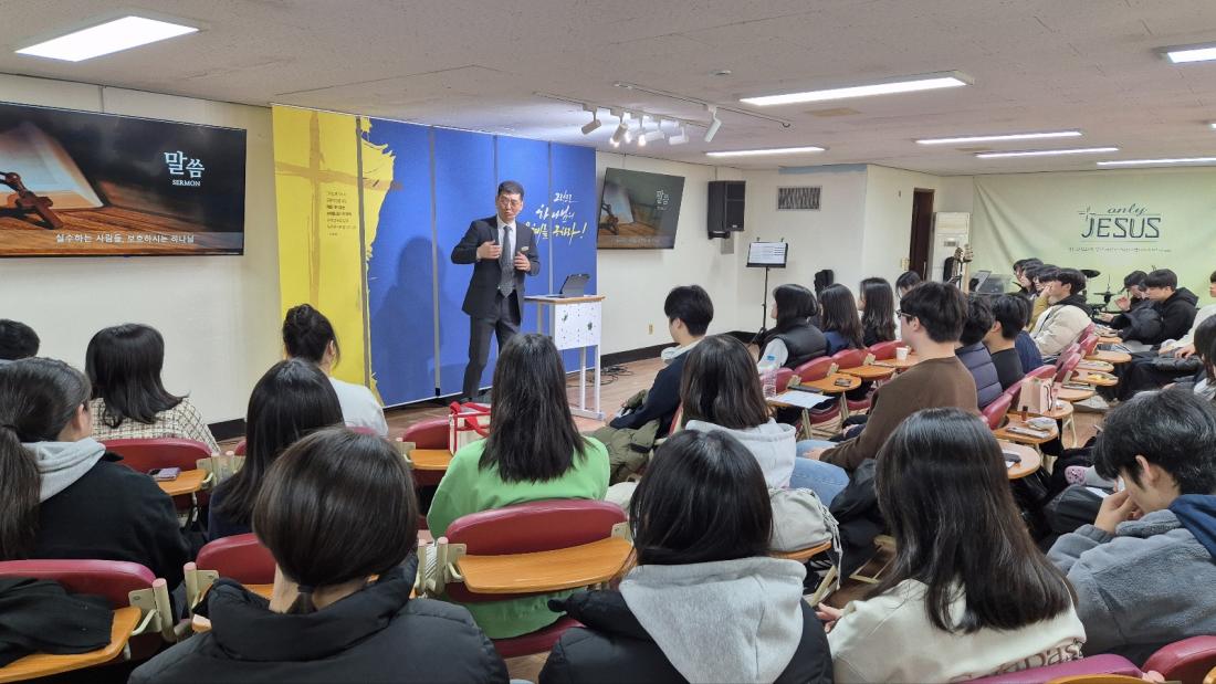 KakaoTalk_20250202_235148948_08.jpg : 2월 2일 고등부 예배 사진입니다~
