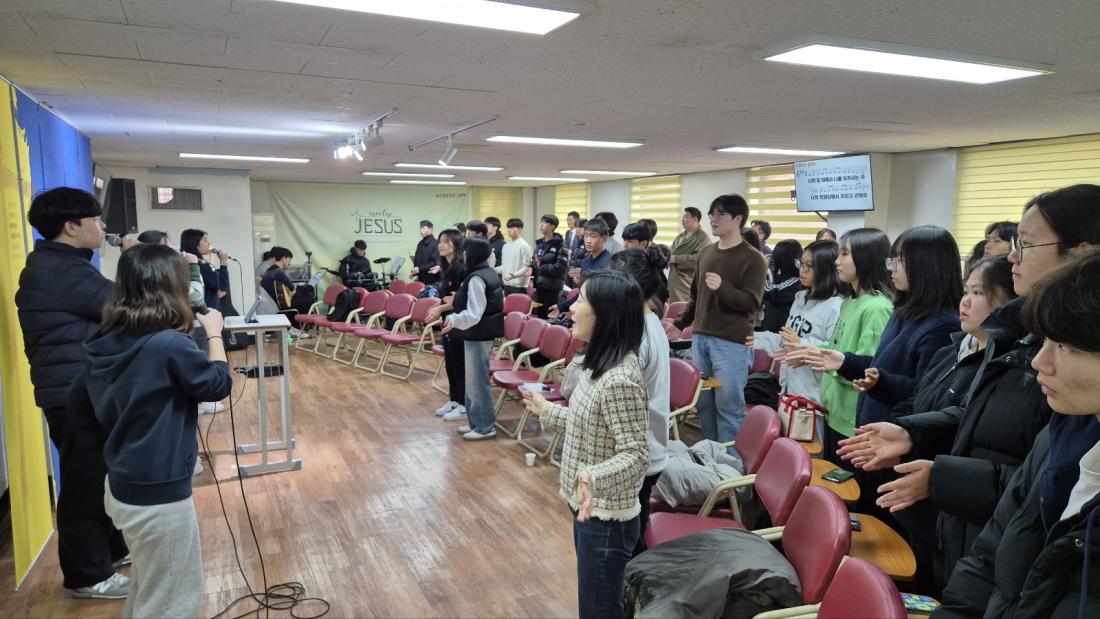 KakaoTalk_20250202_235148948.jpg : 2월 2일 고등부 예배 사진입니다~