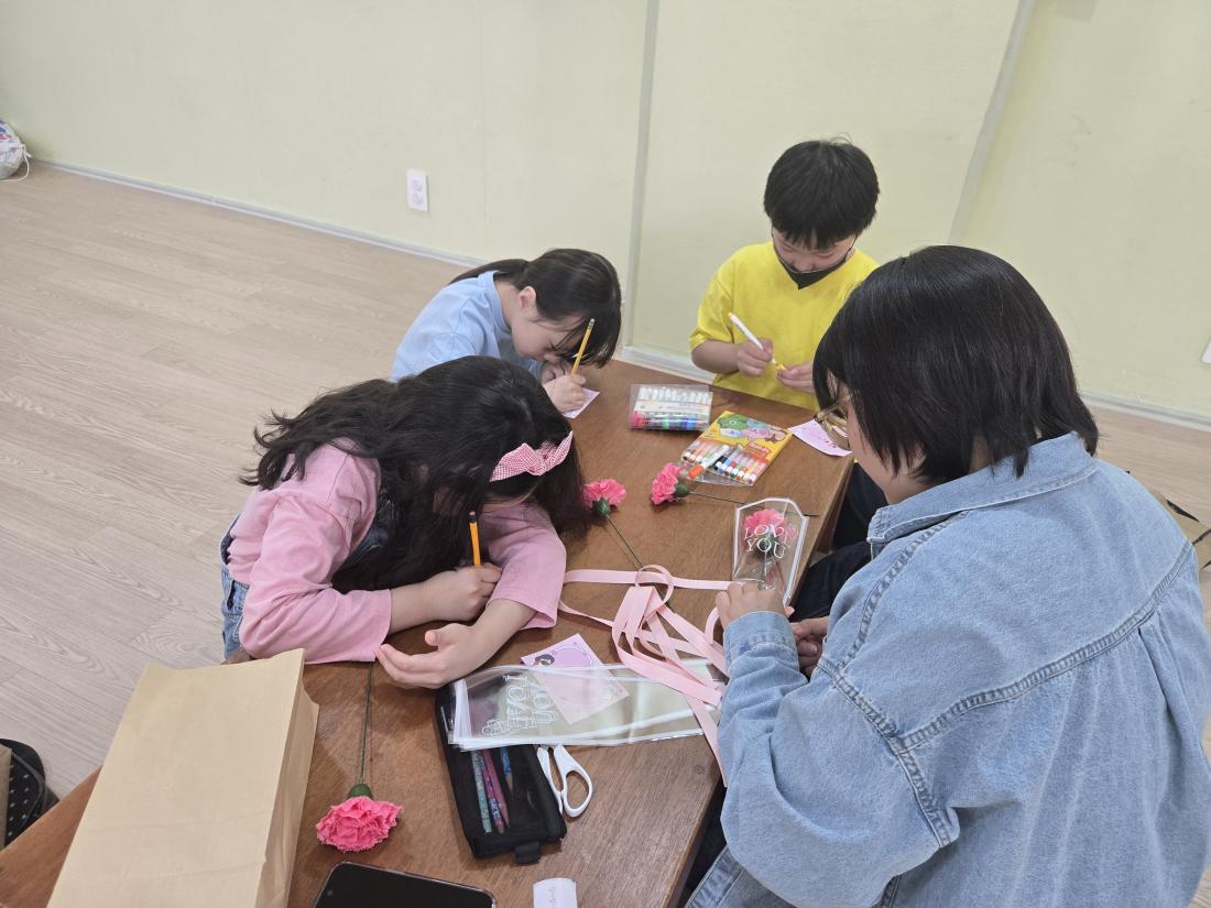 KakaoTalk_20250511_225730836_09.jpg : 5월 둘째주 유년부 모습입니다^^