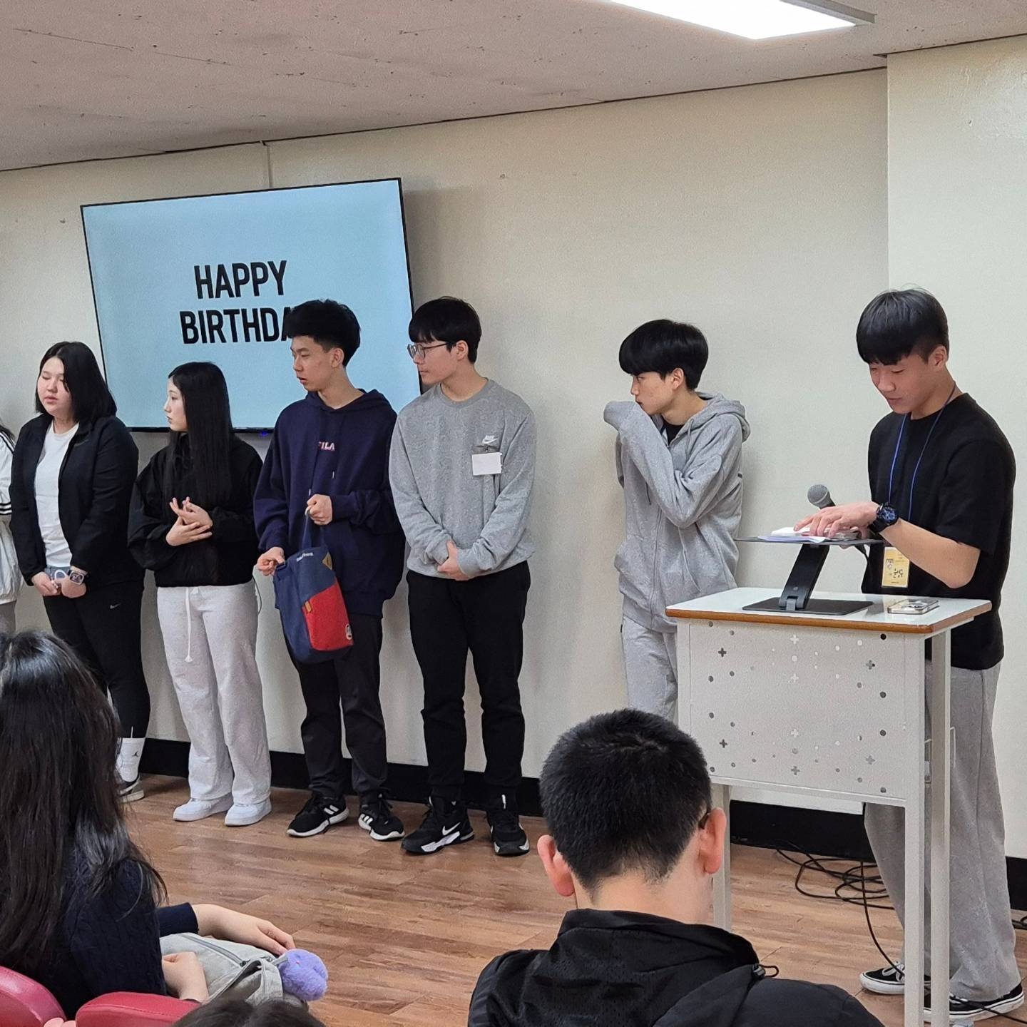 KakaoTalk_20240420_171021163_02.jpg : 4/7 고등부 예배 사진입니다